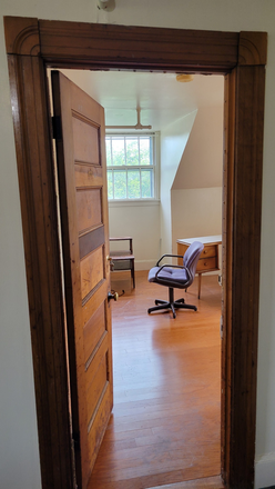 Bedroom - 1 single occupancy Bedroom in quiet Main St Amherst location on bus route Apartments