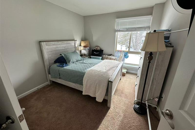 Bedroom - Short term:Furnished room in shared apt for female only-The Crossings-Plainsboro