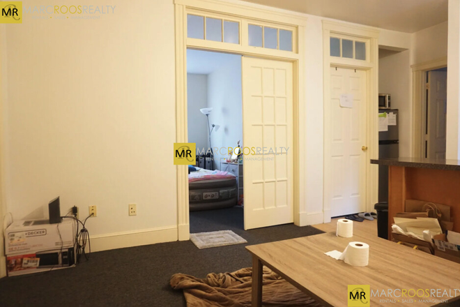 Call NOW for showings! 617-236-8600 - BEACON ST - GREAT DEAL IN KENMORE! TRUE 3BR/1BA FOR *9/1/2026* W/ LIVING RM, H&HW INC, LNDRY ON SITE Apartments