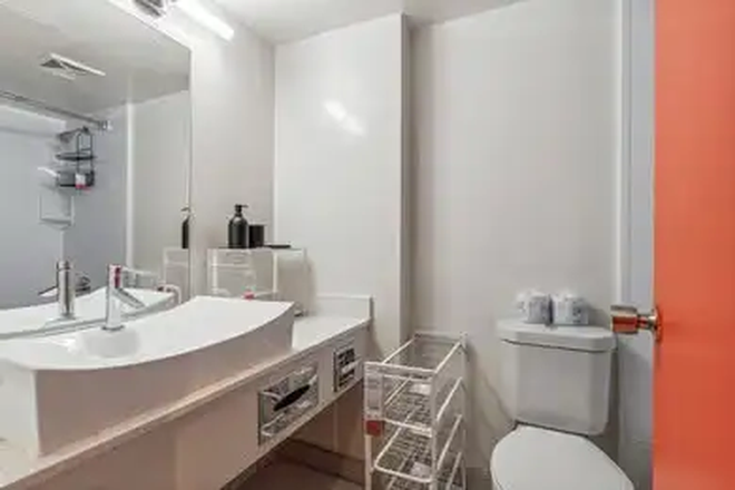 Bathroom - Student Residence Sublet in the heart of downtown Toronto with Meal Plan