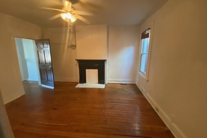 Bedroom - 1200-1300 Block of West Cary Street/VCU/Fan Area - Nice Large House