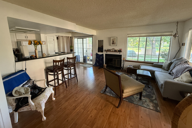 2 - AVAILABLE 12/1: 4875 White Rock Cir #C Condo