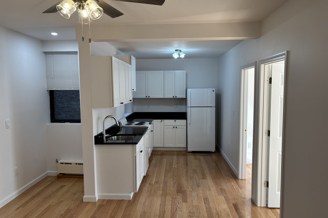 Call/text 602-317-9877 for a showing. - Summer Sublet with No Broker Fee!! Available Now or May/June, Look at Pics!! Apartments