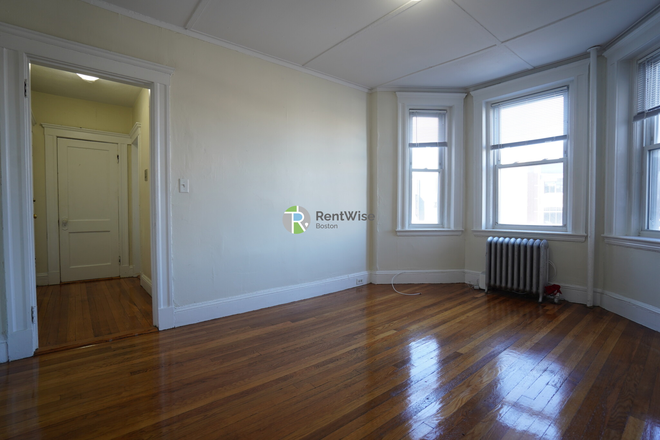 2 - NO BROKER FEE! Avail NOW-Awesome Fenway Studio, Cat ok. H/HW inc, Elevator Apartments