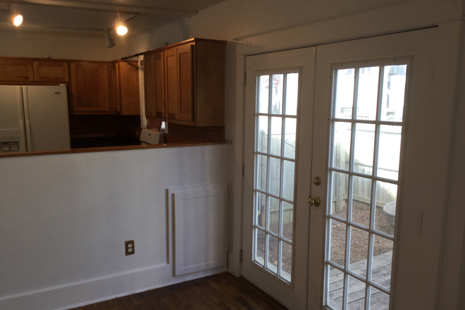 Dining/side yard access - One block off Dickson!