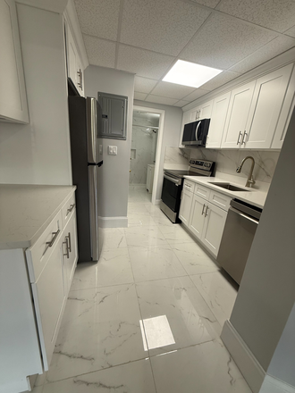 KITCHEN - KENMORE SQ  STUDIO Commonwealth Ave NOW MOVE IN ASAP  *NO FEE** Apartments