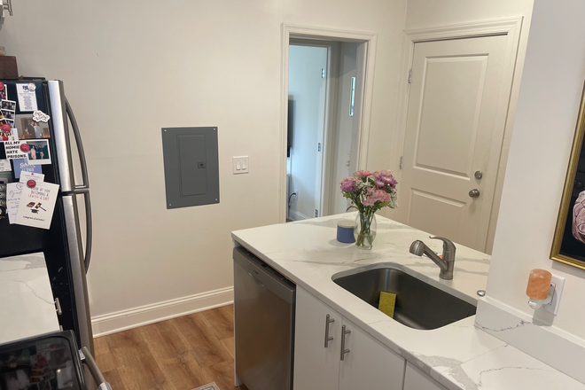 Kitchen - 4240 39th Street NW - AU / Tenleytown - 2 Bedroom w/ Eat-in Kitchen - In-Unit W/D Apartments