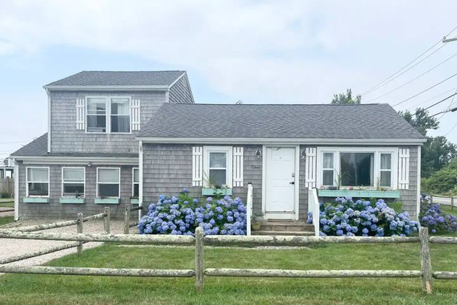 Outside St. View - Pt Judith Beach House -Ocean Views, Close to Beach