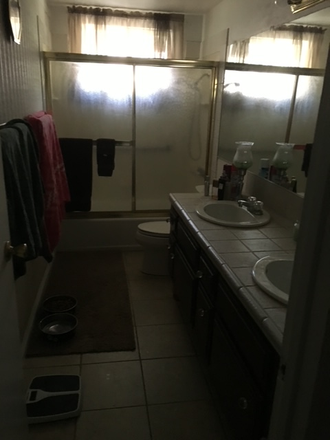 Bathroom - Very Quiet Beautiful House, Less Than A Mile From UCR!