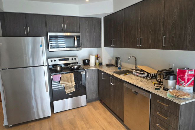 Kitchen - Furnished 1 Bed + 1 Den(Den for rent)