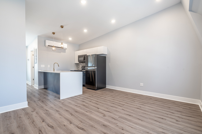 Kitchen - Modern Studio - In Unit Washer/Dryer and Central AC