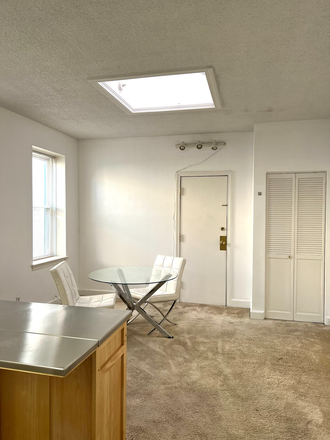 Open Living - NO FEE Furnished Sunny Studio, Pool, AC, Ht/Hw, Comm Ave