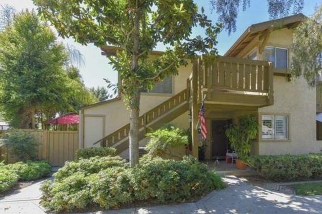Clean quiet neighborhood - 3BR/2BA furnished condo in Woodbridge, South Lake.  Quiet neighborhood, 14 minutes drive to UCI.