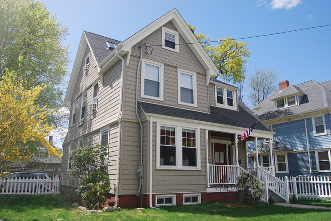 Welcome Home! - No fee! 4+ Bedroom Single Family, Lead-Free House (free parking, laundry, storage, private yar