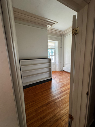Bedroom - Apartment close to downtown Amherst and many bus stops