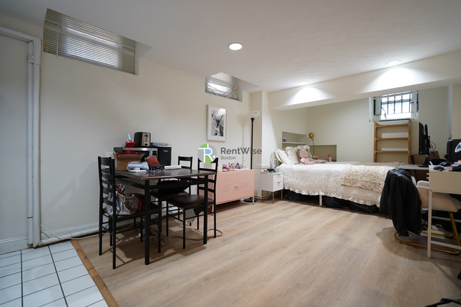 1 - JUNE 2026-Awesome Back Bay Studio, H/Hw inc. Cat ok! NO FEE!