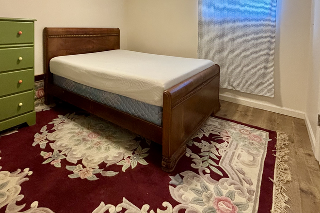 Room 1 - Two room suite in a shared home-Red Hill Rd-Princeton