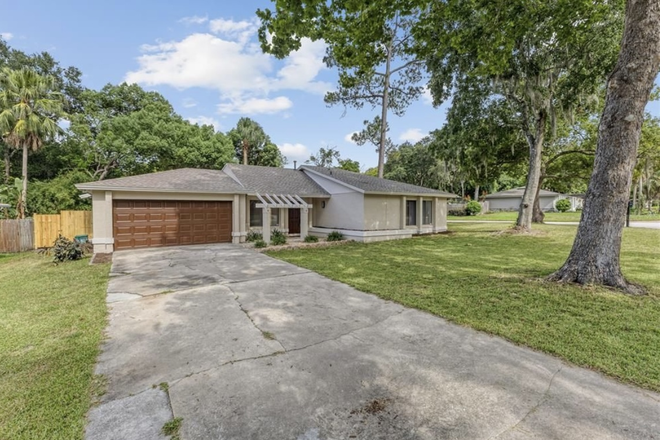 Large parking - Cozy semi furnished, 3 bedrooms, 2 baths house