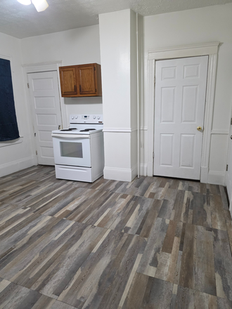 Kitchen - 3 bed/ 2 bath/ washer & dryer Duplex