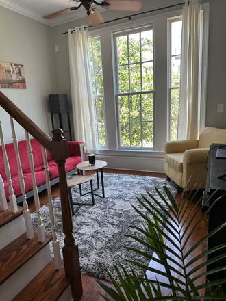 Living room - 3 bedroom 2.5 bath townhouse available in the heart of downtown, walking distance from MUSC campus