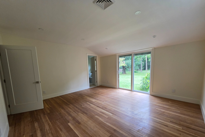 newly renovated primary badroom with beautiful hardwood floors and natural light. - Newly Renovated Furnished Rooms with Private Baths – 8 Minutes to Princeton House