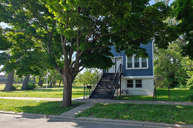 Street from street. - Fuller Park Oasis Apartments