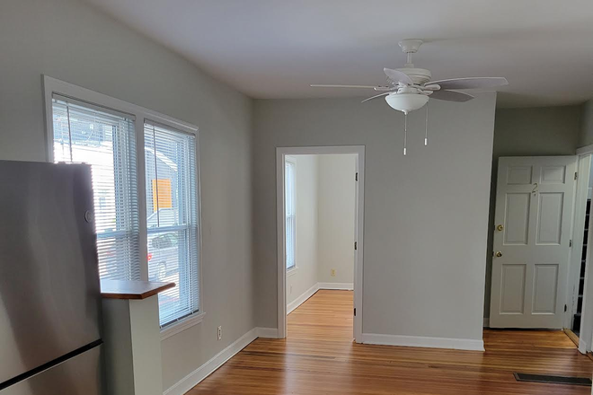 Living Rom - 2 BEDOROOM CONDO CLOSE PROXIMITY TO HARVARD SQUARE AND HBS