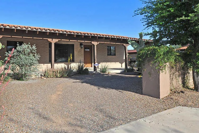 Front - 4 Bed House Looking For Two Male Roommates