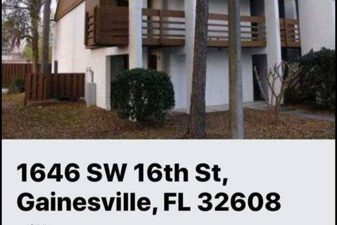 Coustom Plantation Shutters - Somerset Village Condominium. Walking distance to VA, Shands, UF