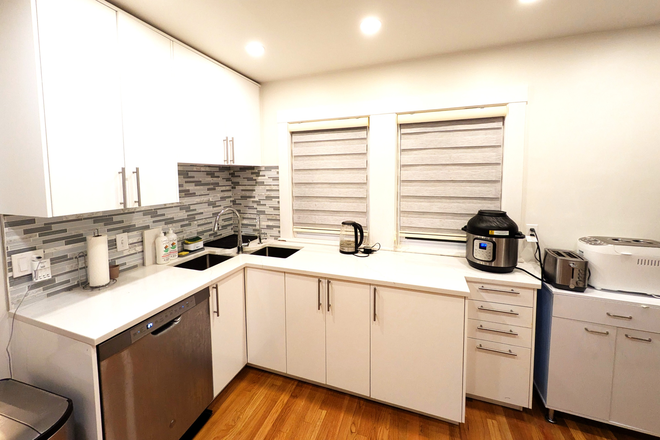 kitchen - Beautiful 2bed, 1 bath apt t Belmont