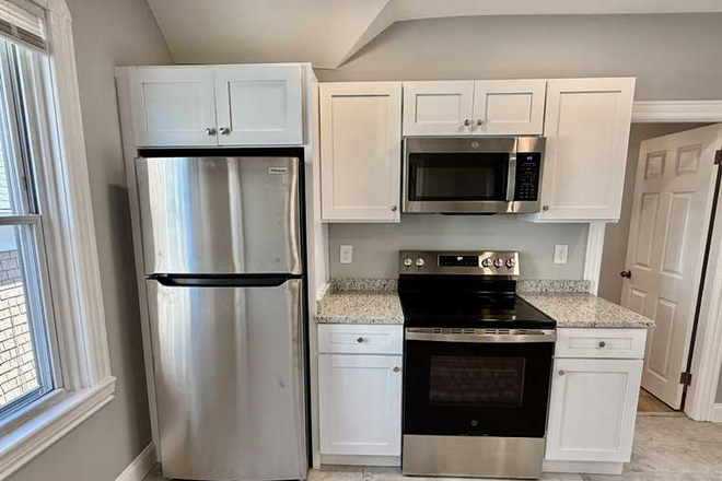 Kitchen - Beautiful unit, just redone 6 miles from campus new everything (not actually in Blackstone) Apartments