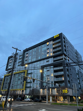 Building from outdoors - Spacious room in The 515 in a 2Bed/2Bathroom apartment - first month free!!