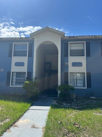Outside View - 2 Bedroom 1 Bathroom Condo for Rent in Windmill Point