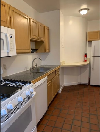 living - LOCATION!! SPACIOUS 3 BED, HEAT/HOT WATER INCLUDED!! NO BROKER FEE, AVAIL 9/1/26!!