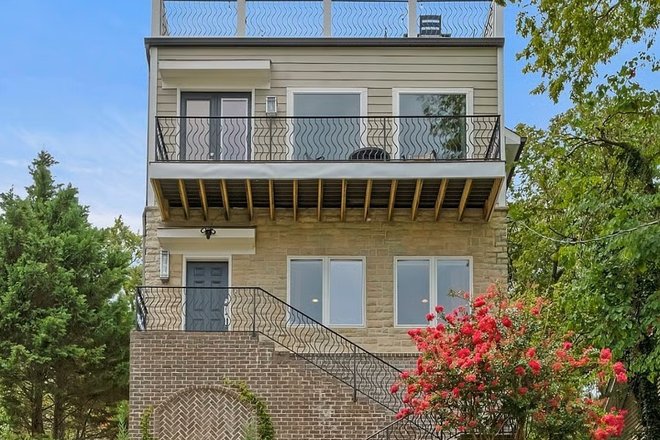 Street View of Home - Cool & Contemporary 4BR 3.5BA 1 Block off Vandy Campus House