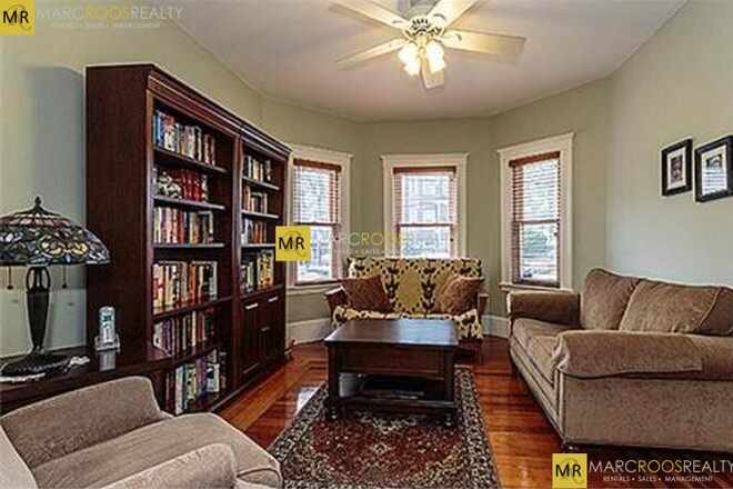 Call NOW for showings! 617-236-8600 - BOSTON AVE - *6/1/2026* 3BR/1BA NEAR TUFTS W/ LNDRY IN BLDNG, NRTL PRKING, DW, EIK, PRIVATE PORCH! Apartments