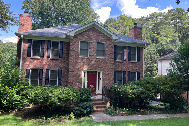 House exterior - Spacious town house close to Emory university
