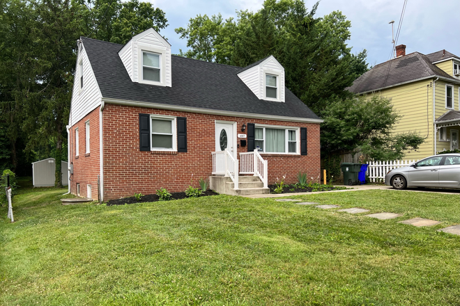 Front of house - Fully furnished rooms in College Park House