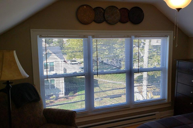 Light filled - Comfortable Studio 3rd floor Apartments