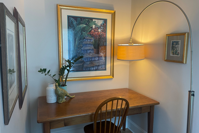 Office - Forest Hills Charming high-end Cottage House