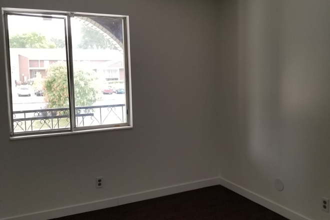 room - Private Room for Rent Close to U campus