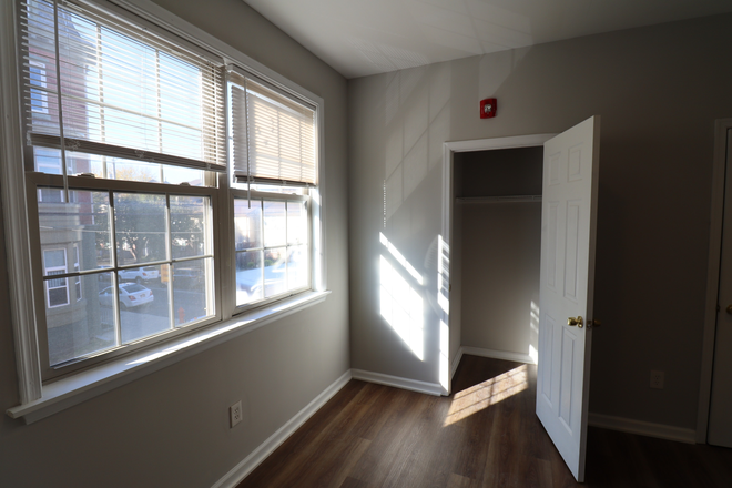 Bedroom - Temple Villas - 1848 N 17th Street Apartments