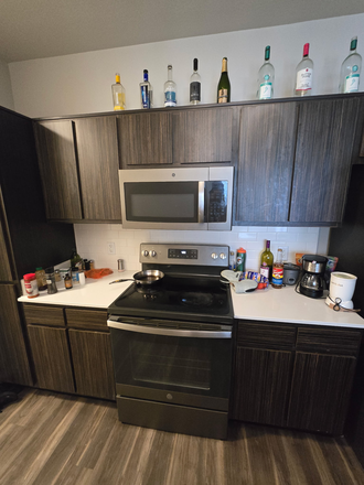 Full Kitchen - Sub-let Private Room + Bathroom Near UCF – Female Student Only Apartments