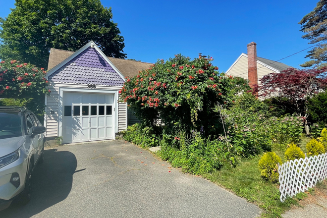 front view - Single family home in Arlington