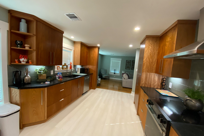 Kitchen - 2 rooms for rent! 4 bed/3bath home in Northgate! 7 min bike to campus. All utilities included