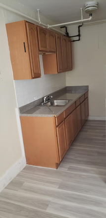 kitchen - Sunny Brighton studio for 6/1 - NO FEE! Apartments