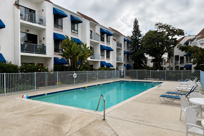 Pool - Furnished Student / Intern Housing - Shared Room