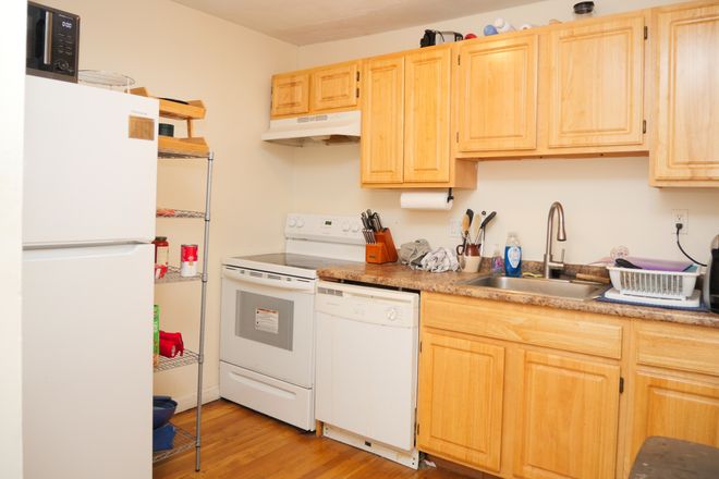 Kitchen - Rooms for rent in 2 Bed next to BU!