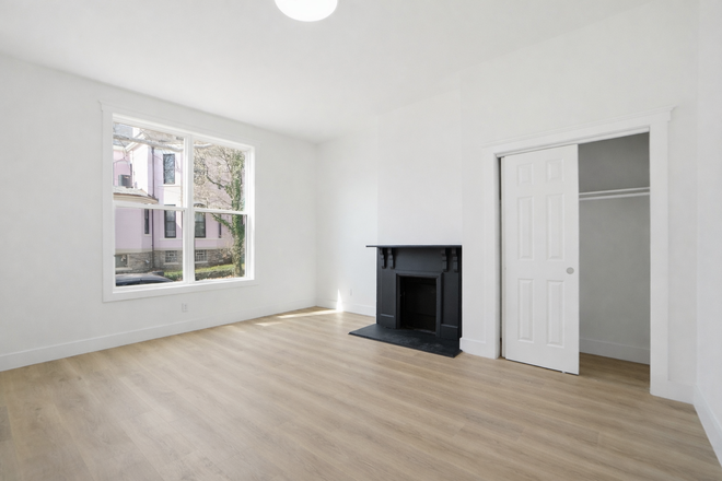 Interior - Newly Renovated 6BR/3BA House – Perfect for Roommates, Close to Campus