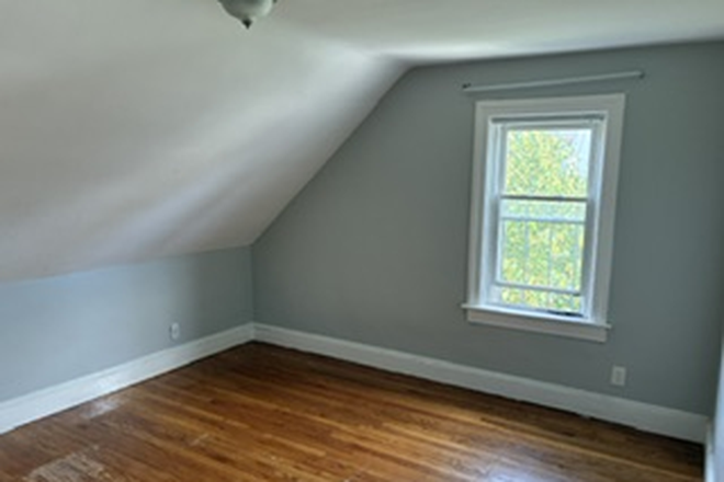 bedroom - Sunny 3rd Floor Apartment (2 Beds)